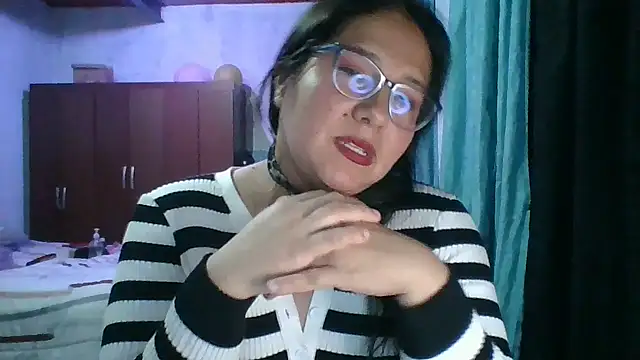 scarlett widow  online show from 10.28.25