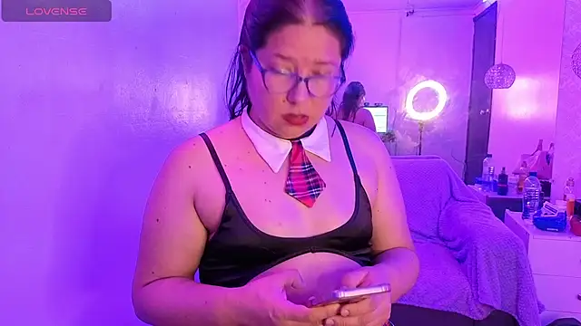 scarlett widow  online show from 05.12.26