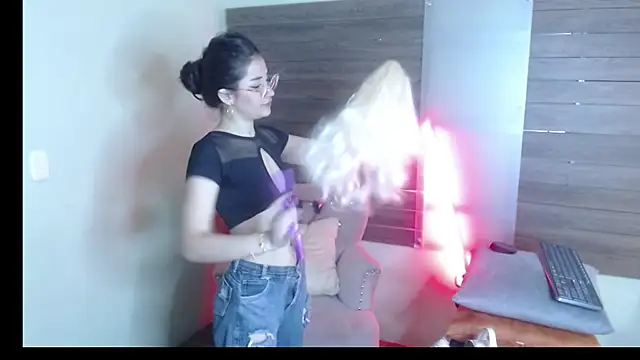 Karol Yessenia online show from 09.22.25