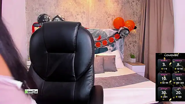 Snapshot of susanasmith18 chatting on 10.29.25 susanasmith18 online show from 10.29.25