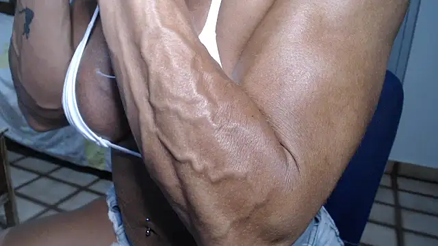 Snapshot of Stronggsexy chatting on 02.21.26 Stronggsexy online show from 02.21.26