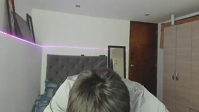 Snapshot of stevve_14 chatting on 12.17.25 stevve 14 online show from 12.17.25