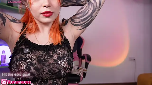 Snapshot of YunoRose_ chatting on 09.11.25 YunoRose online show from 09.11.25