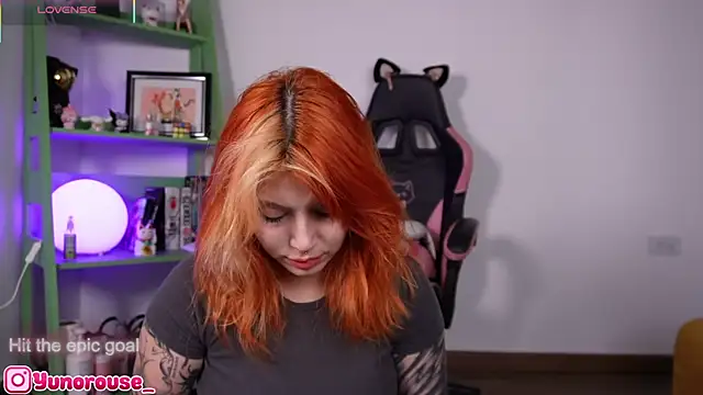 Snapshot of YunoRose_ chatting on 10.10.25 YunoRose online show from 10.10.25