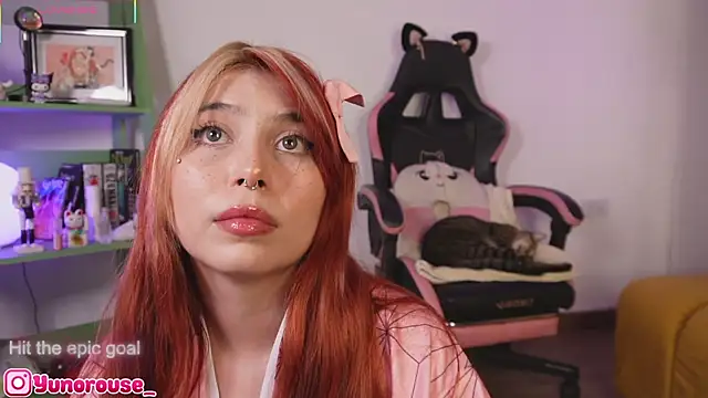 Snapshot of YunoRose_ chatting on 12.18.25 YunoRose online show from 12.18.25