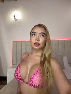 Mia Roswell online show from 06.26.26