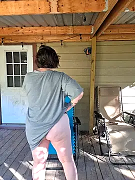 Snapshot of valeriejane chatting on 11.04.25 valeriejane online show from 11.04.25