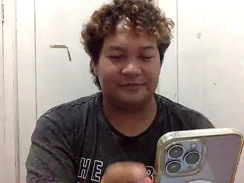 Snapshot of shufalicious chatting on 12.19.25 shufalicious online show from 12.19.25