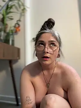 Alix Valentine online show from 04.28.26
