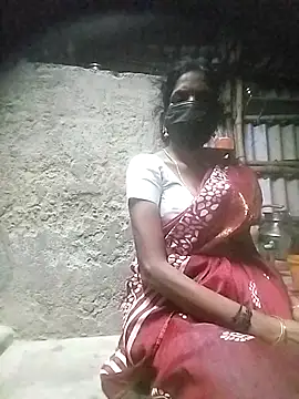 Snapshot of Tamilauntyhot chatting on 11.27.25 Tamilauntyhot online show from 11.27.25