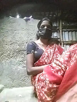 Snapshot of Tamilauntyhot chatting on 12.14.25 Tamilauntyhot online show from 12.14.25