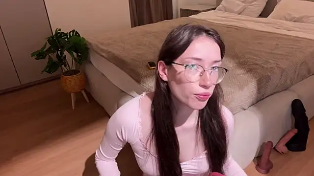 Kelly Berry   online show from 10.16.25