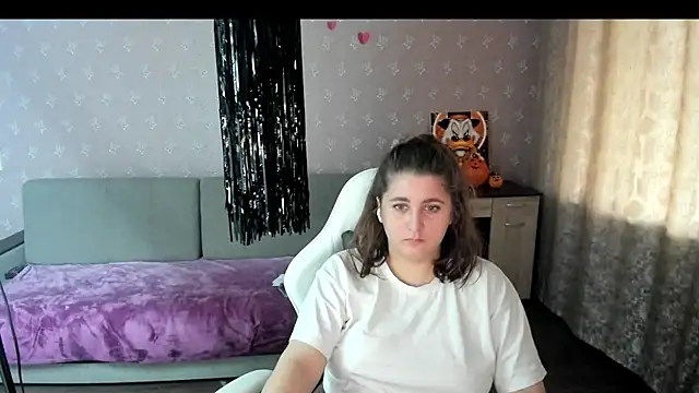 Snapshot of DarklineRose chatting on 11.05.25 DarklineRose online show from 11.05.25