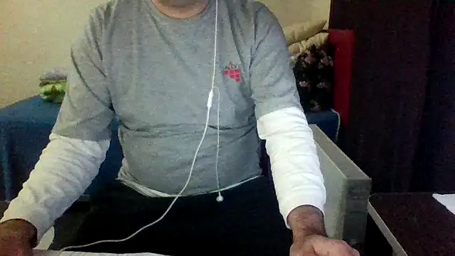 Snapshot of st206boy chatting on 11.10.25 st206boy online show from 11.10.25