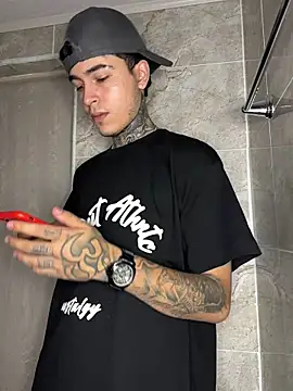 Snapshot of samm4044 chatting on 10.24.25 samm4044 online show from 10.24.25