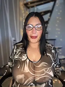 Snapshot of victoria_amatista_ chatting on 10.22.25 victoria amatista online show from 10.22.25