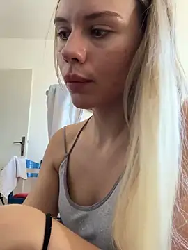 SexyMommyKate online show from 09.21.25