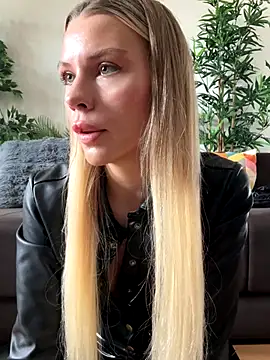 SexyMommyKate online show from 10.10.25