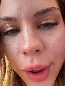 SexyMommyKate online show from 10.15.25