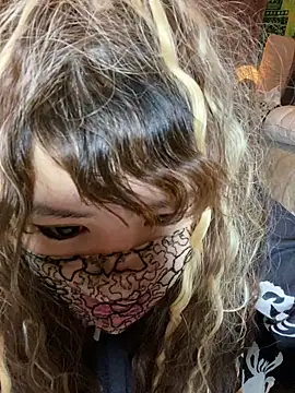 xoxLILxMELOxox online show from 10.04.25