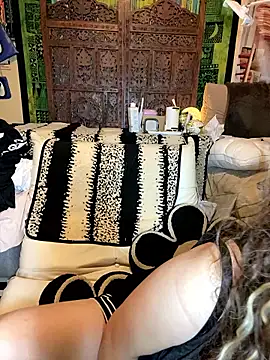 xoxLILxMELOxox online show from 10.05.25