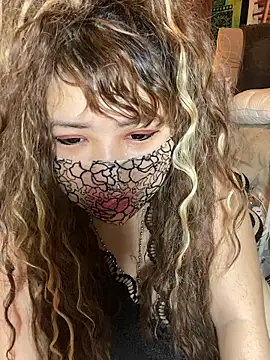 xoxLILxMELOxox online show from 10.06.25