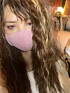 xoxLILxMELOxox online show from 10.11.25