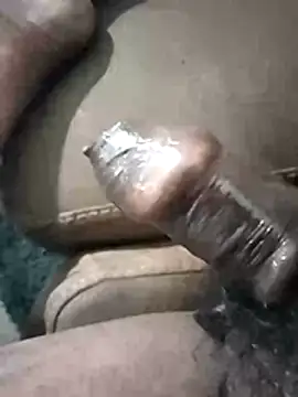 Curvy Pounder online show from 11.18.25