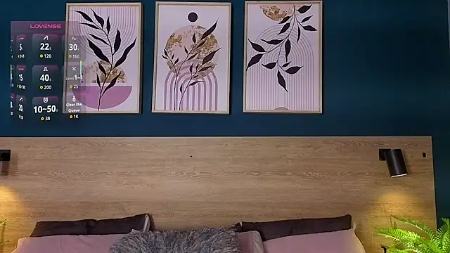 SarahMiler  online show from 11.28.25