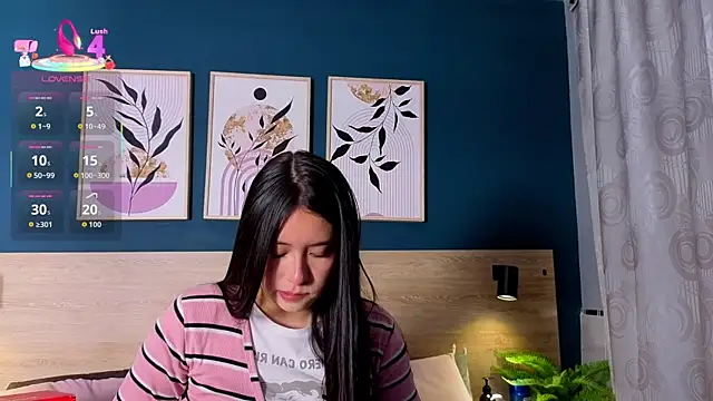 SarahMiler  online show from 12.15.25