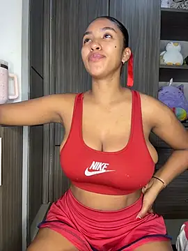 Snapshot of Mia_sweet80 chatting on 11.21.25 Mia sweet80 online show from 11.21.25