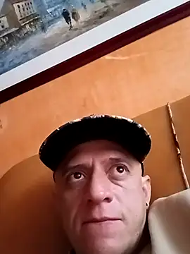 Snapshot of leon8013A chatting on 09.12.25 leon8013A online show from 09.12.25