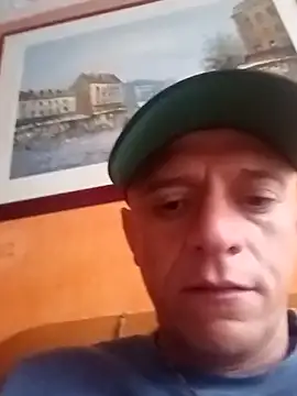 Snapshot of leon8013A chatting on 09.15.25 leon8013A online show from 09.15.25