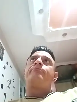 Snapshot of leon8013A chatting on 11.14.25 leon8013A online show from 11.14.25