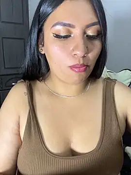 Snapshot of Issa_Santana chatting on 10.13.25 Issa Santana online show from 10.13.25