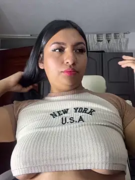 Snapshot of Issa_Santana chatting on 10.19.25 Issa Santana online show from 10.19.25