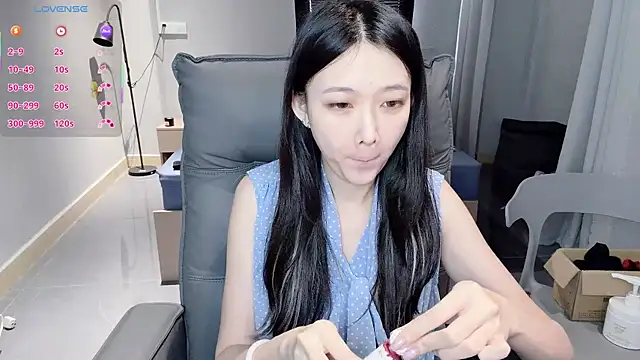 NiNi-baby520 online show from 12.04.25