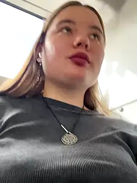 Snapshot of StephanieMur chatting on 09.21.25 StephanieMur online show from 09.21.25