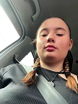 Snapshot of StephanieMur chatting on 09.23.25 StephanieMur online show from 09.23.25