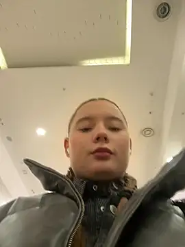 StephanieMur online show from 11.11.25