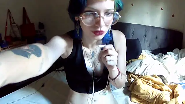 Snapshot of IkyVic chatting on 01.06.26 IkyVic online show from 01.06.26