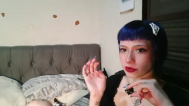 Snapshot of IkyVic chatting on 02.13.26 IkyVic online show from 02.13.26