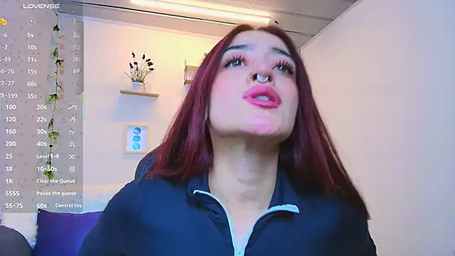 Snapshot of ViolethRosse chatting on 04.11.26 ViolethRosse online show from 04.11.26