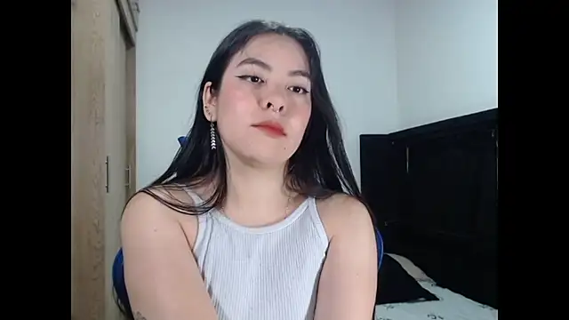 Snapshot of EloiseJun chatting on 07.29.26 EloiseJun online show from 07.29.26