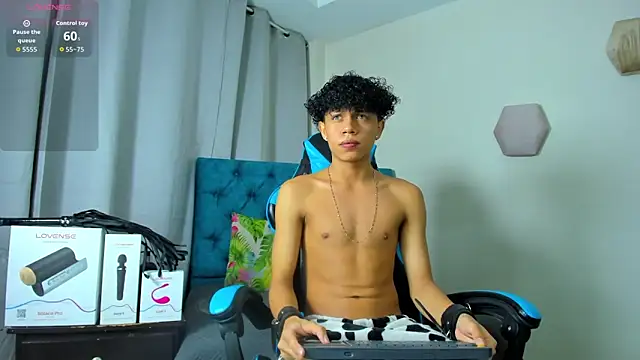 Snapshot of _taylor_black chatting on 09.11.25  taylor black online show from 09.11.25