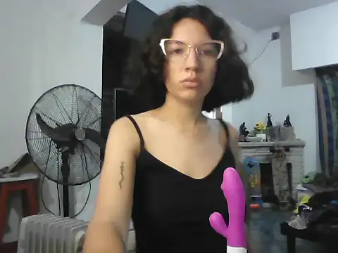 Snapshot of loliporomero chatting on 09.21.25 loliporomero online show from 09.21.25