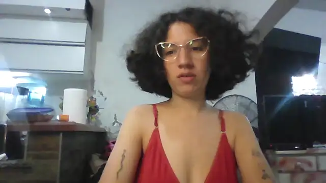 Snapshot of loliporomero chatting on 10.14.25 loliporomero online show from 10.14.25