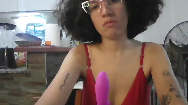 Snapshot of loliporomero chatting on 10.18.25 loliporomero online show from 10.18.25