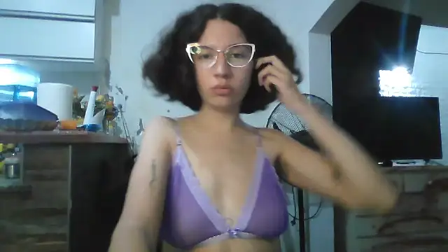 Snapshot of loliporomero chatting on 10.19.25 loliporomero online show from 10.19.25