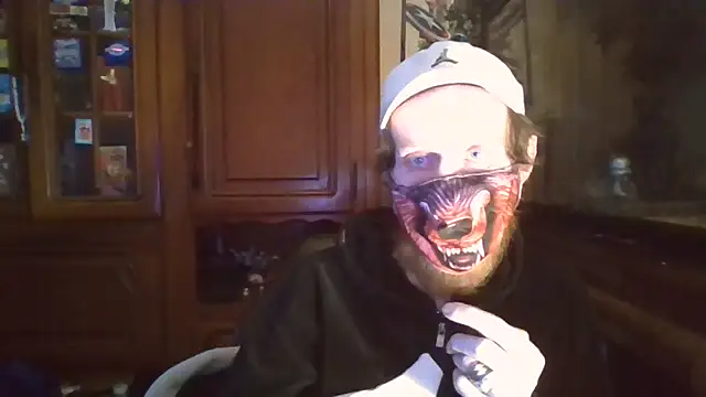 Snapshot of zipman92 chatting on 12.18.25 zipman92 online show from 12.18.25